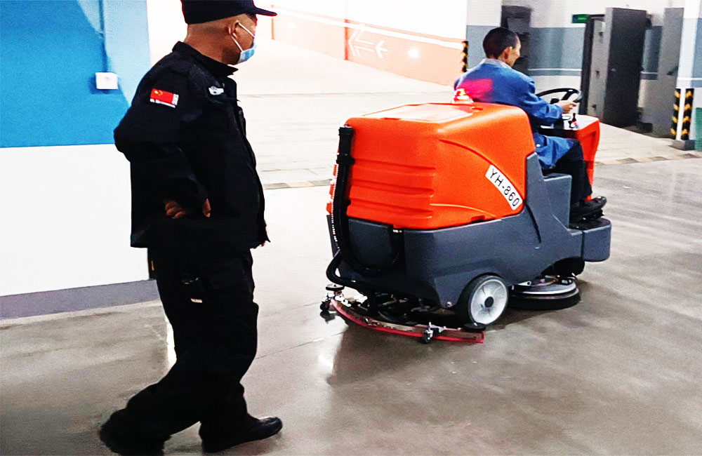 上海洗地機勝敏駕駛式吸水電機異響處理方法