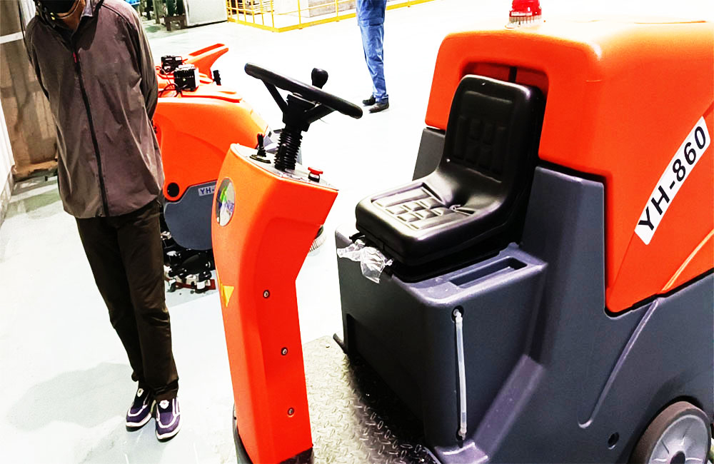 國產(chǎn)洗地機和進口的相比有哪些優(yōu)劣點？